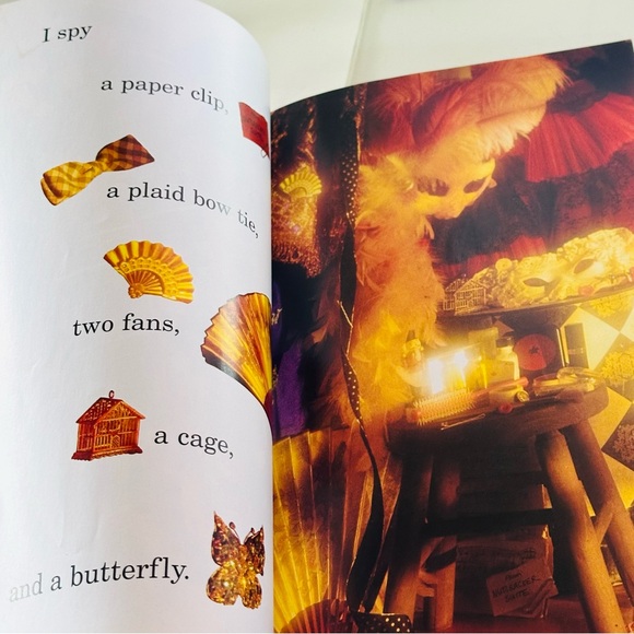 I Spy A Butterfly 🦋 Scholastic Reader Level 1 Paperback Book - Picture 4 of 7